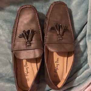 Men’s size 10 flying deer shoes